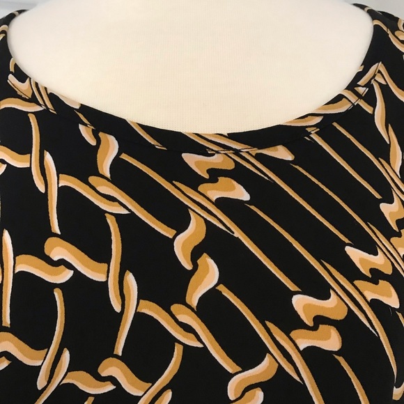 Sleeveless Tank - Picture 2 of 5